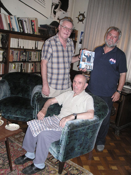 Joža Horvat s Mladenom Šutejem i Mladenom Gerovcem (desno)