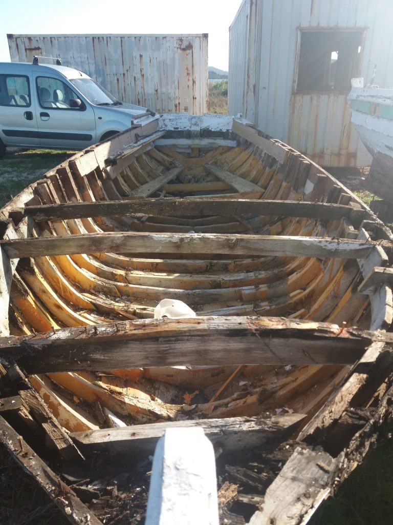 Stara barka koja je došla na obnovu